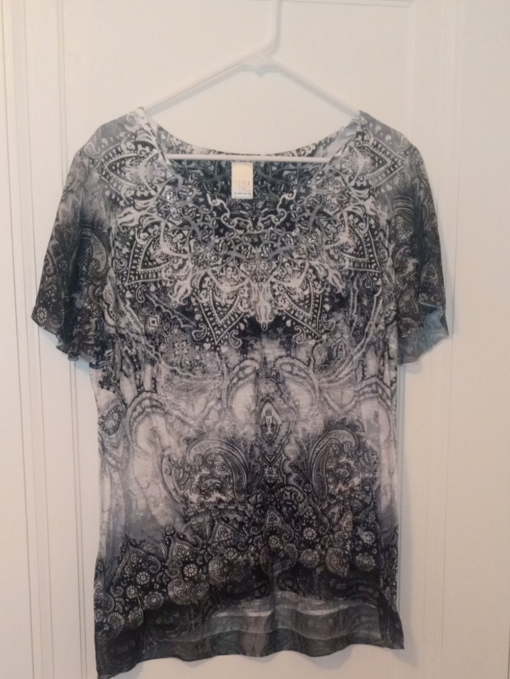 women XL short sleeve black white top